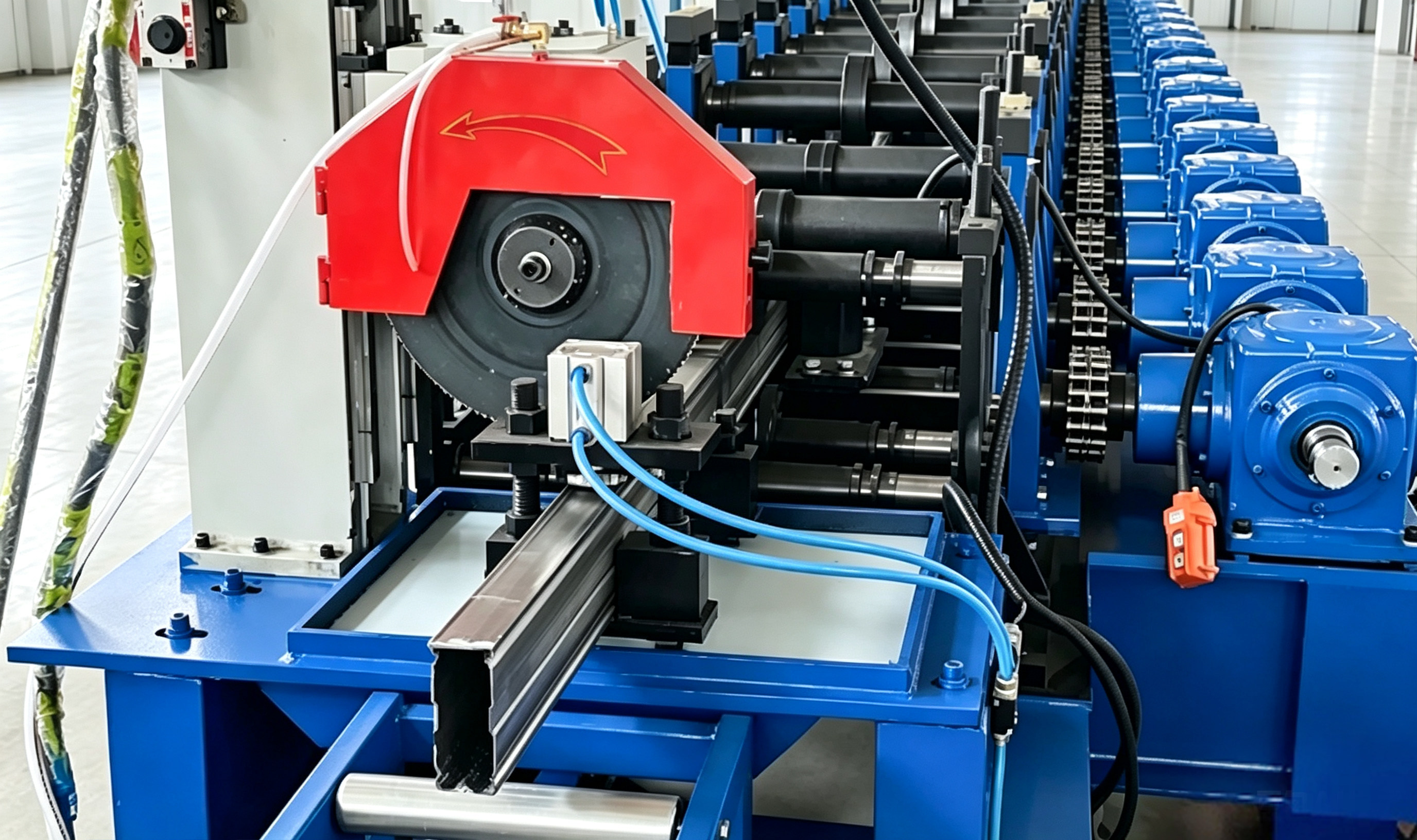 Actual photos of SUNWAY's custom Box Beam Roll Forming Machine.